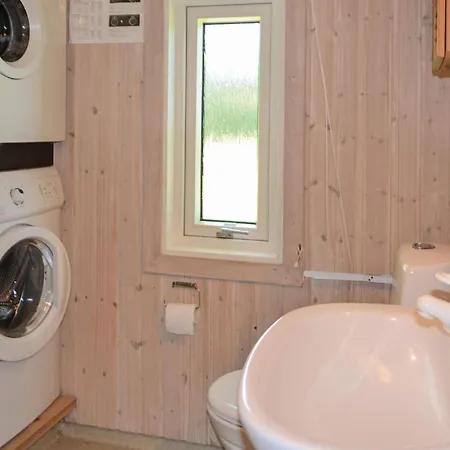 3 Bedroom Stunning Home In Oksbol Holiday home